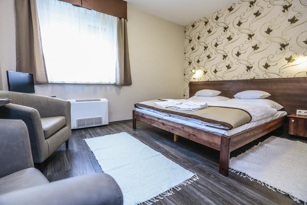 Granatalma Vendeghaz Hotel Fehérvárcsurgó Kamer foto